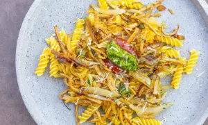 Schinkennudeln Rezept: In 20 Min. fertig mit 3 genialen Varianten