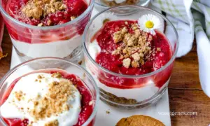 Rhabarber-Desserts: Einfache & schnelle Rezepte für jeden Geschmack
