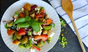 Griechischer Salat Rezept: So gelingt Horiatiki wie im Urlaub