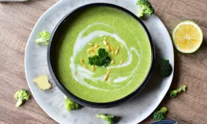 Schnelle Brokkolicremesuppe: Einfaches Rezept für Genuss & Gesundheit