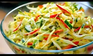 Chinakohl Salat Dressing: 7 Rezepte für cremig, asiatisch & leicht