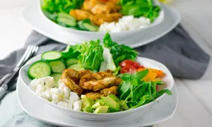 Perfekter Hähnchensalat: Saftiges Hähnchen & geniale Dressings
