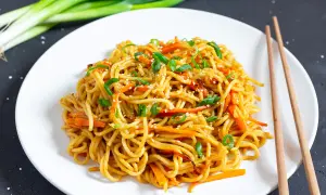 Chinesische gebratene Nudeln: Einfach & lecker wie vom Asiaten