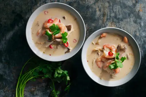 Tom Yum Suppe: Authentischen Geschmack in 30 Min. kochen