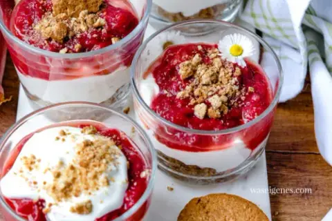Rhabarber-Desserts: Einfache & schnelle Rezepte für jeden Geschmack