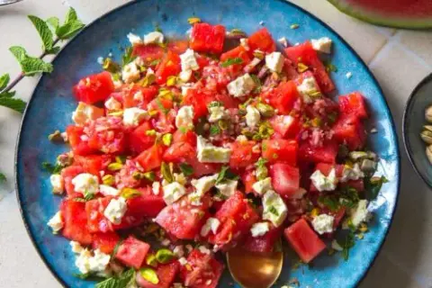 Melone Feta Salat: Süß, salzig, frisch & nie wieder wässrig!
