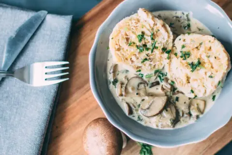 Semmelknödel vegetarisch: So wird's ein Festmahl!