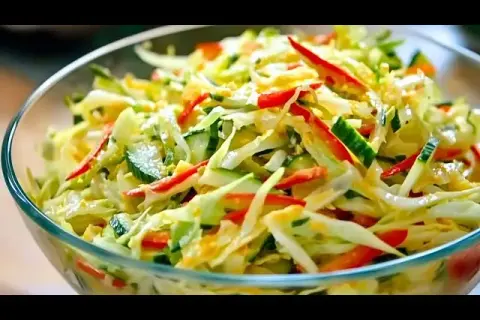 Chinakohl Salat Dressing: 7 Rezepte für cremig, asiatisch & leicht