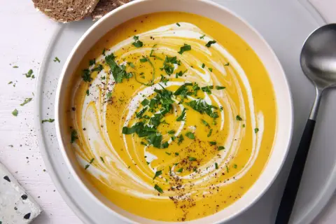 Cremige Kartoffel-Karotten-Suppe: So gelingt sie einfach jedem!