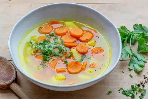 Möhren-Kartoffel-Suppe: Cremig, schnell & gelingsicher selbst kochen