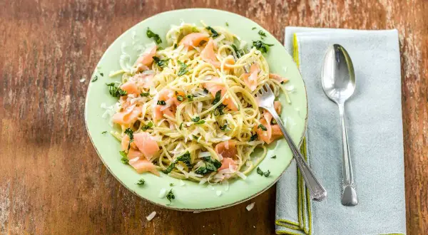 Pasta mit Räucherlachs: In 20 Min. zum perfekten Genuss
