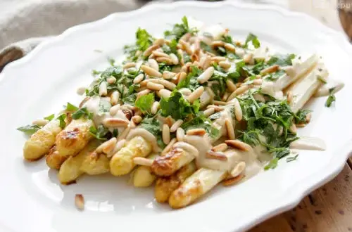 Spargel als Hauptgericht: Rezepte & Ideen für königlichen Genuss