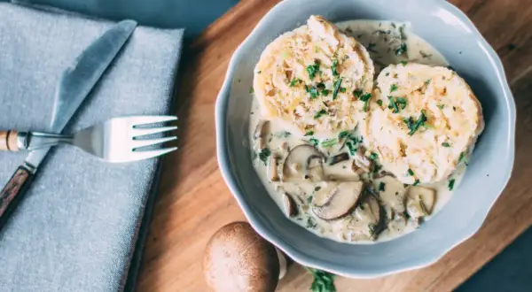 Semmelknödel vegetarisch: So wird's ein Festmahl!