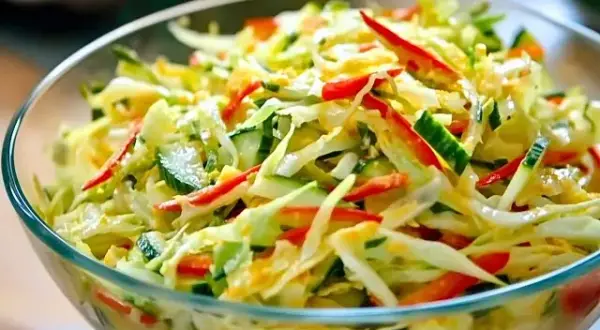 Chinakohl Salat Dressing: 7 Rezepte für cremig, asiatisch & leicht