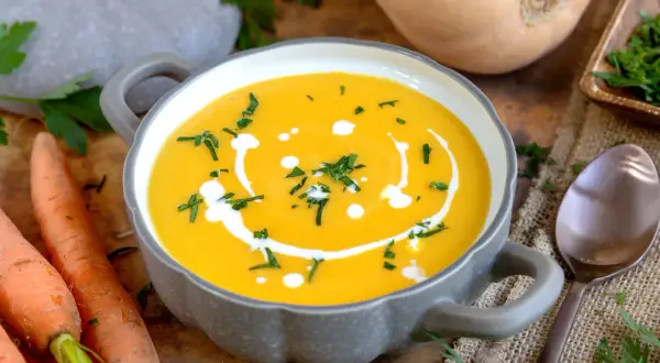 Cremige Karotten-Kürbis-Suppe: Einfaches Rezept für Genießer