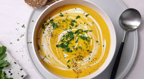 Cremige Kartoffel-Karotten-Suppe: So gelingt sie einfach jedem!