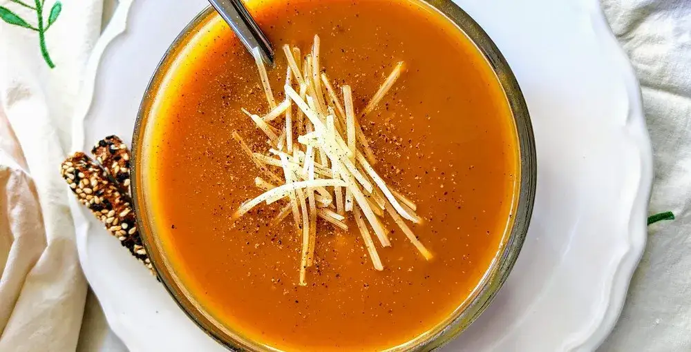 cremige butternut k&uuml;rbis suppe mit kokosmilch und ingwer